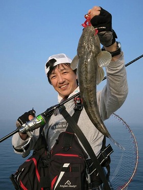 1匹目のマゴチ43cm