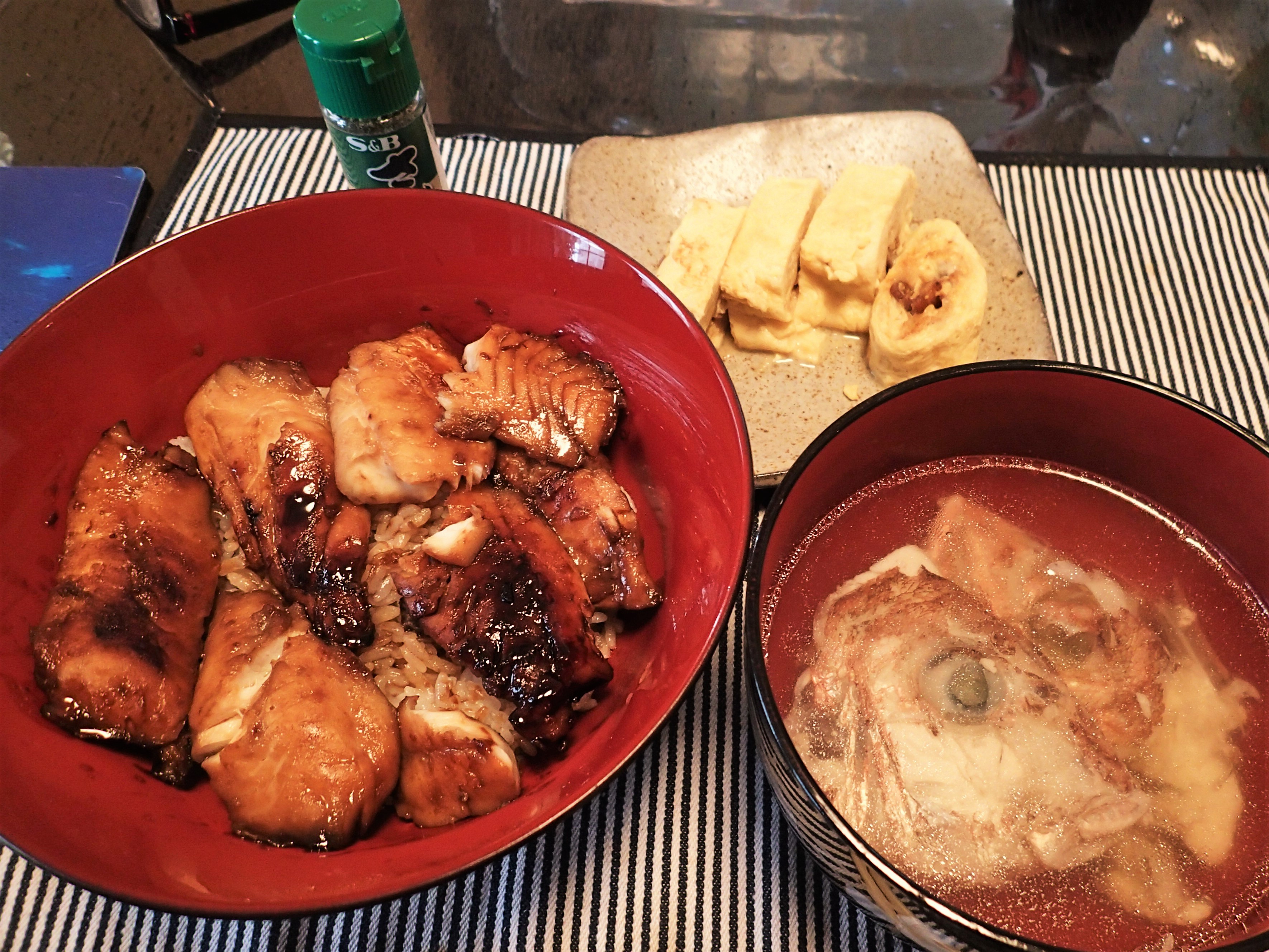 マダイの蒲焼丼