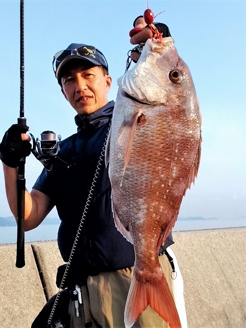 マダイブツ持ち写真