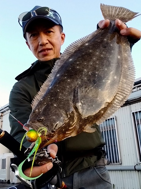 ヒラメ物持ち写真