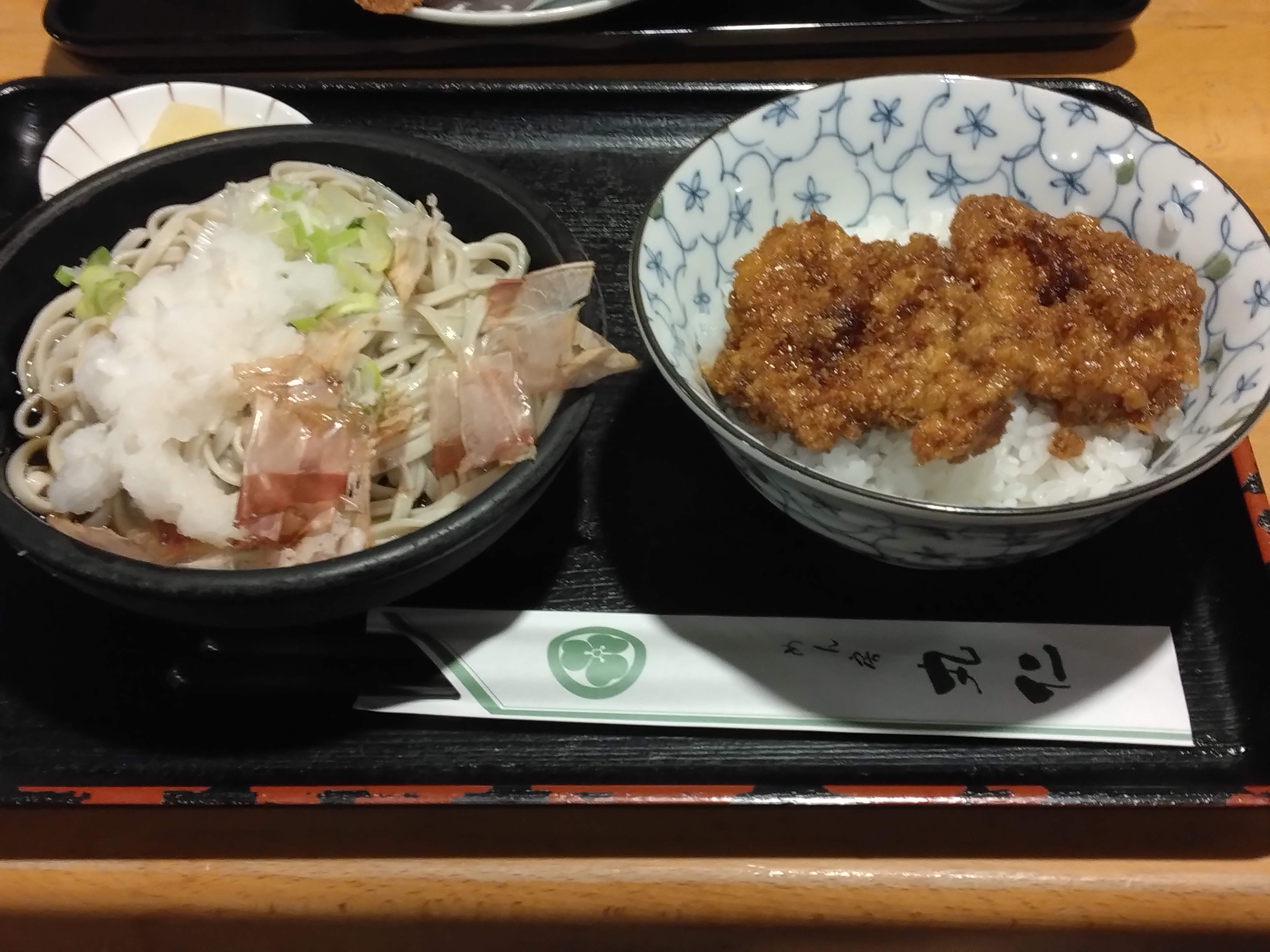 おろしそば&ソースカツ丼を食べたり