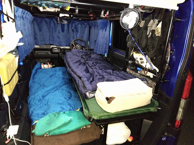 就寝時の荷室